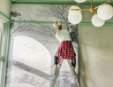 How to hang wallpaper