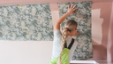 How to Hang Wallpaper
